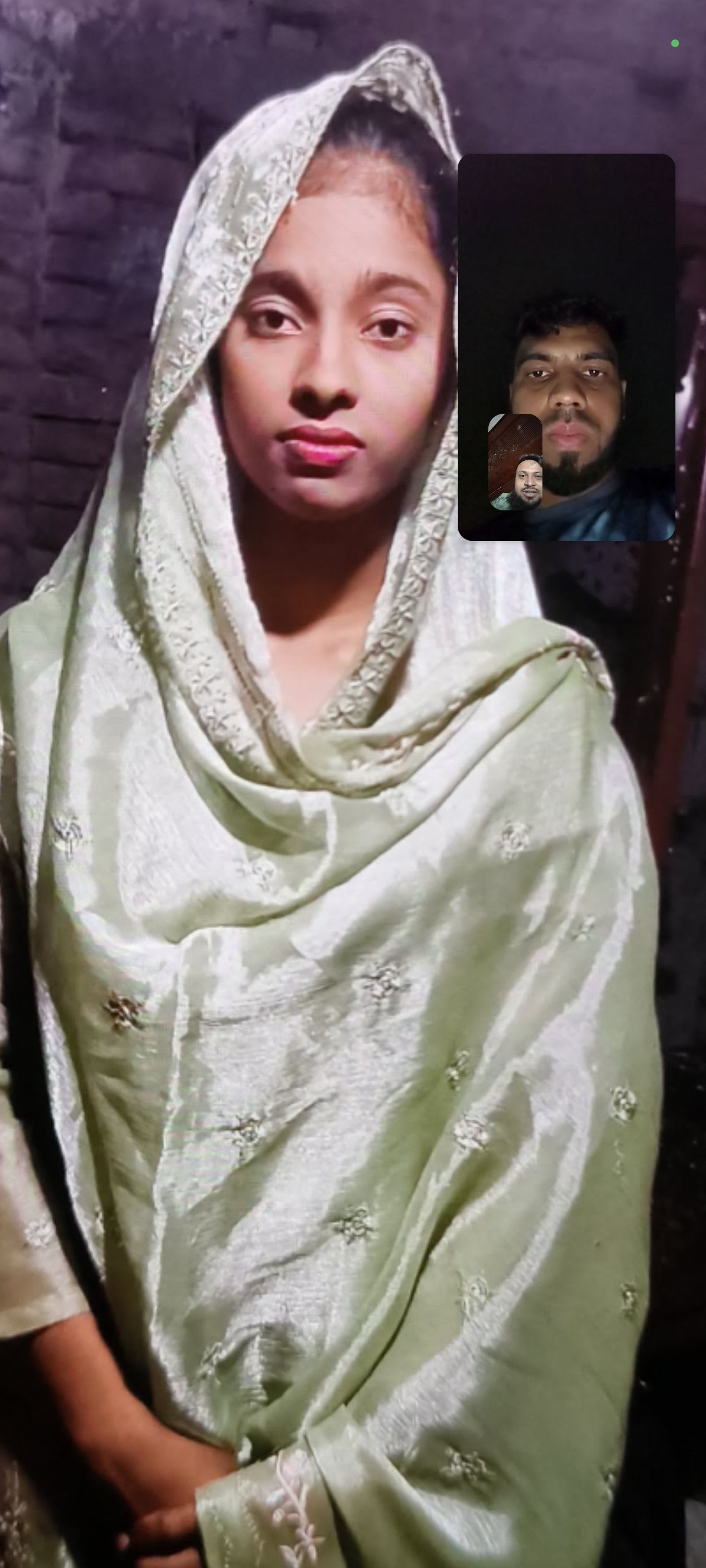 Minal's Farcaster avatar