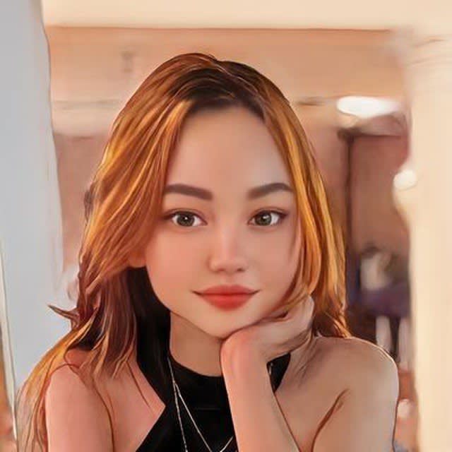 Naomi's Farcaster avatar