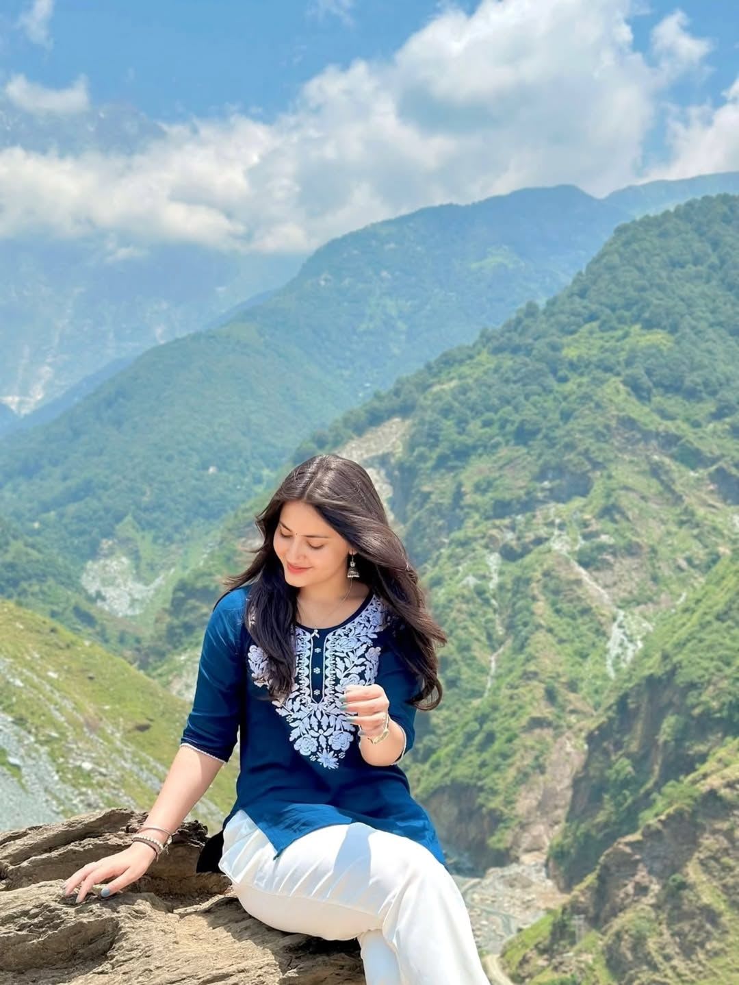 Jyoti Thakur's Farcaster avatar