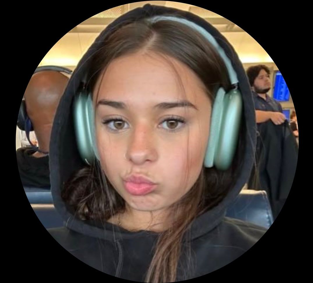 Sophie Rain's Farcaster avatar