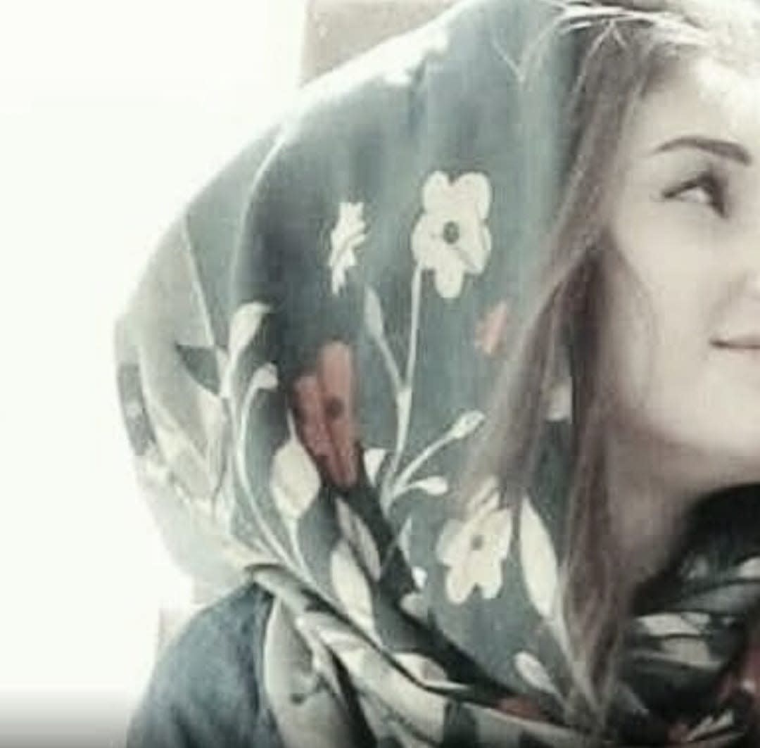 Amyrose (amyrose) Farcaster social identity (Fname handle) PFP