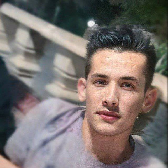 Esiiconic93's Farcaster avatar