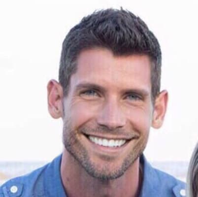 Casey Woolley's Farcaster avatar