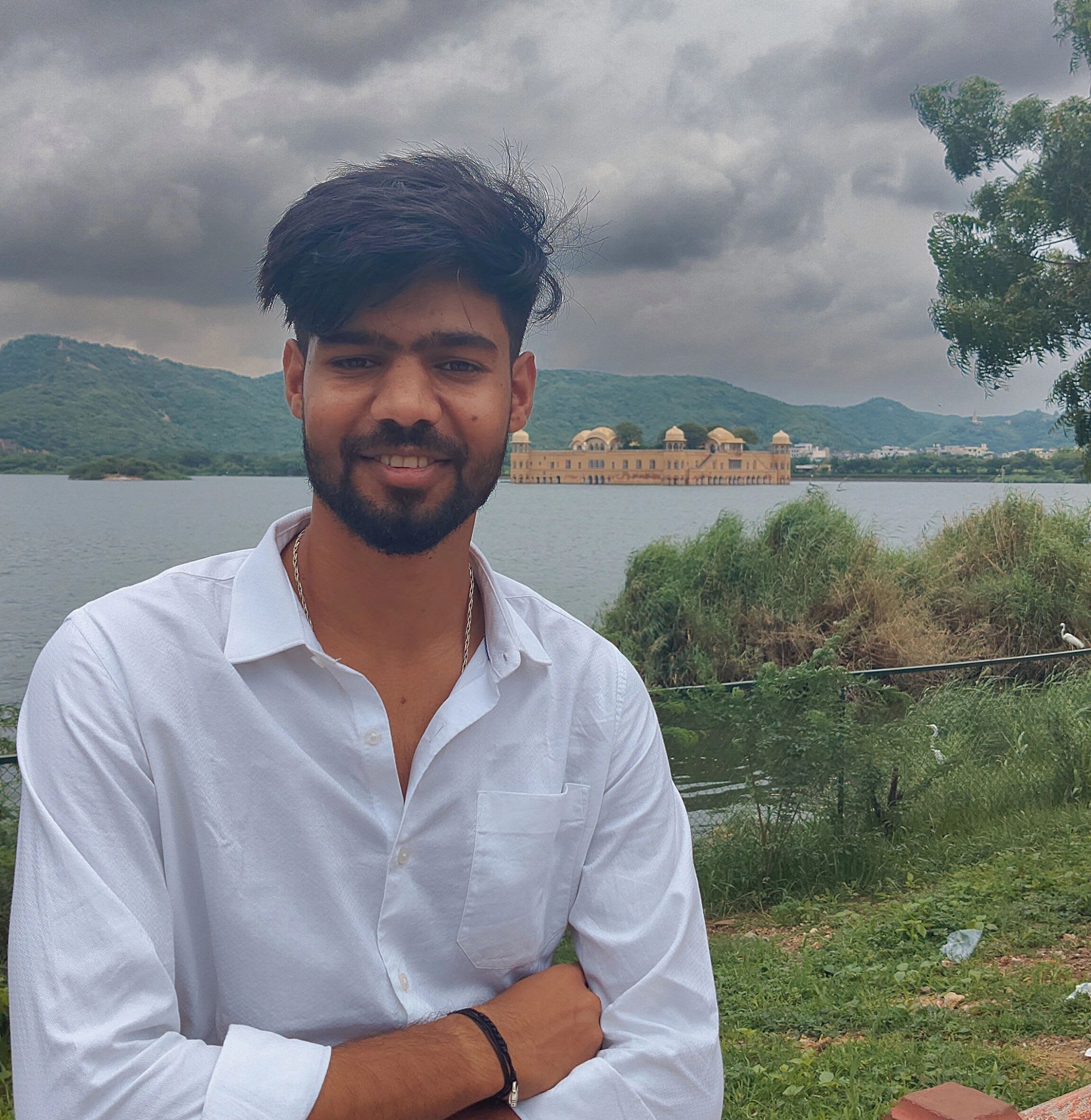 ayush192's Farcaster avatar