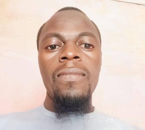 Husaini Musa Usman's Farcaster avatar