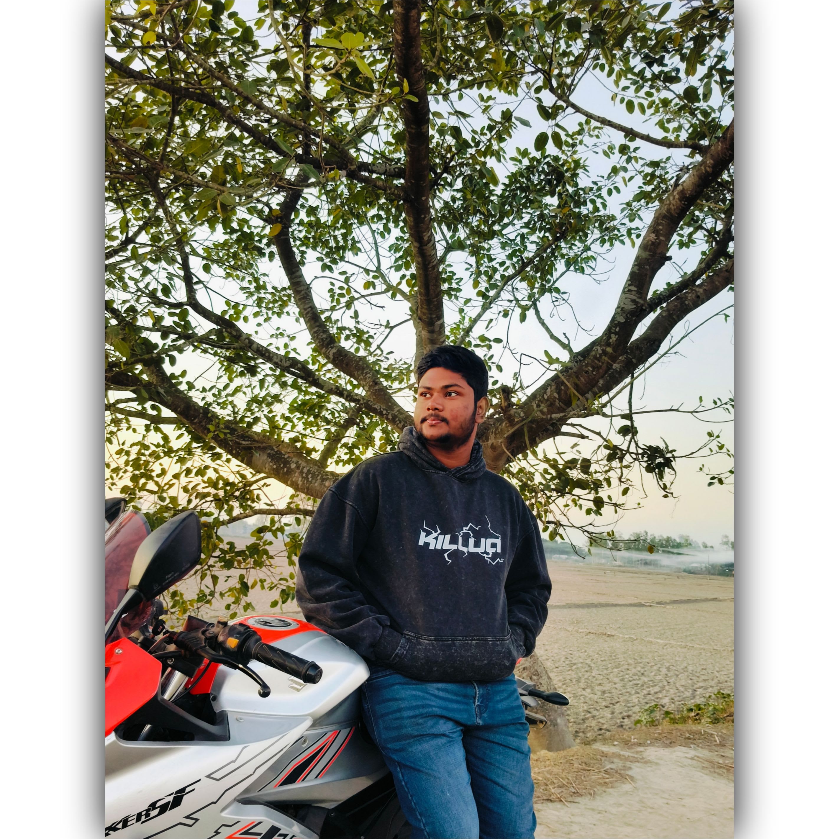 Soumik Saha's Farcaster avatar