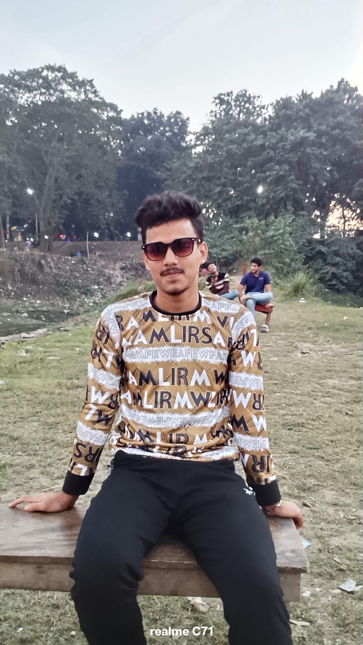 Rahul khan's Farcaster avatar
