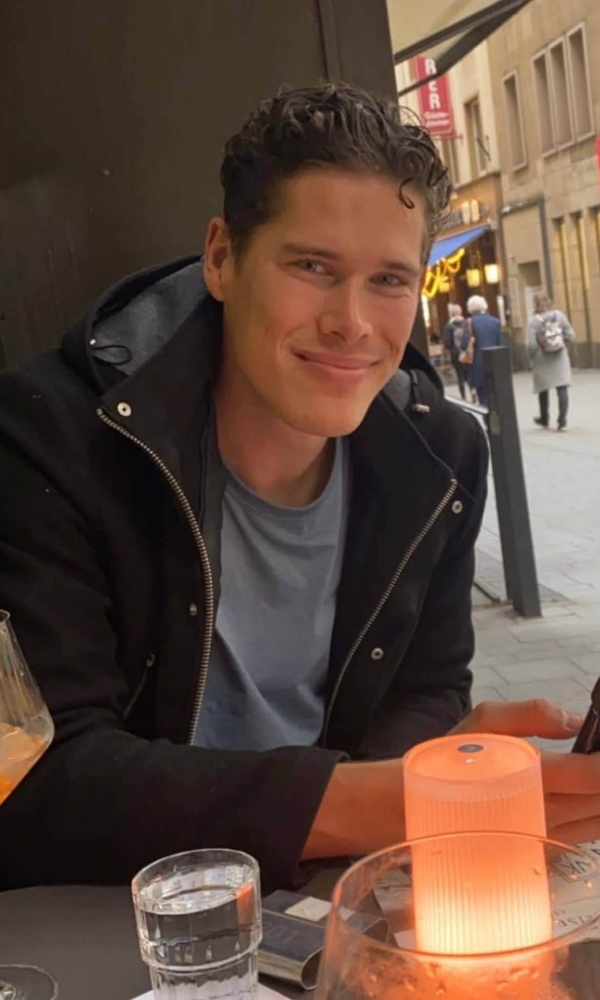 alexjroac's Farcaster avatar