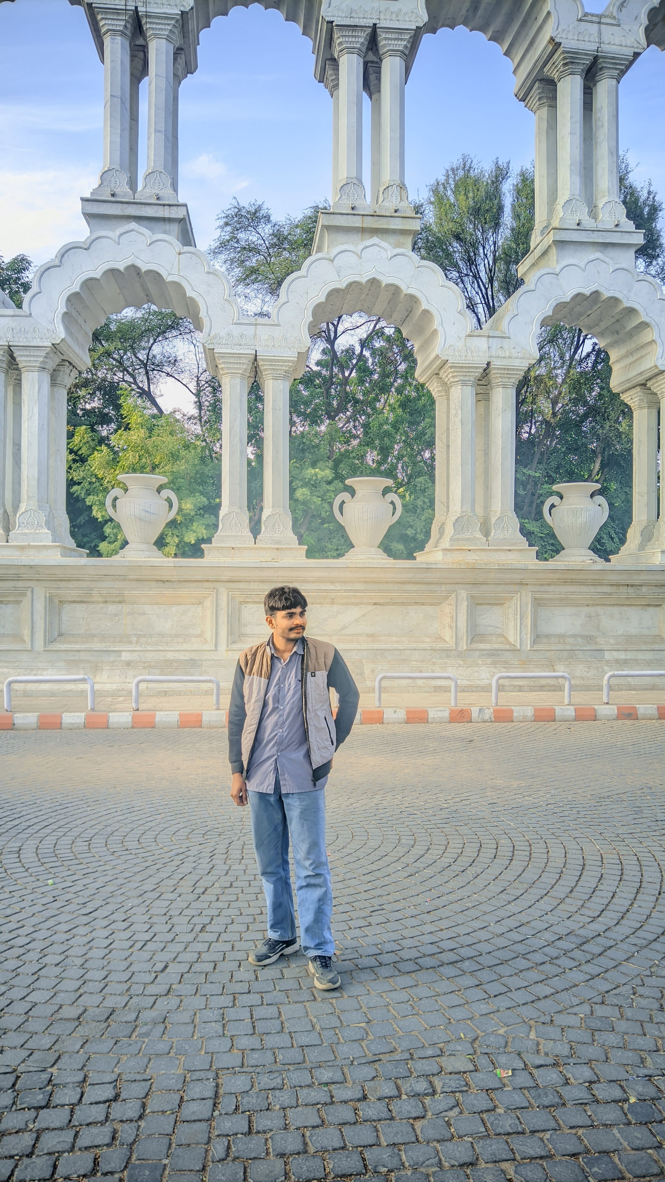 anirudhjaat's Farcaster avatar