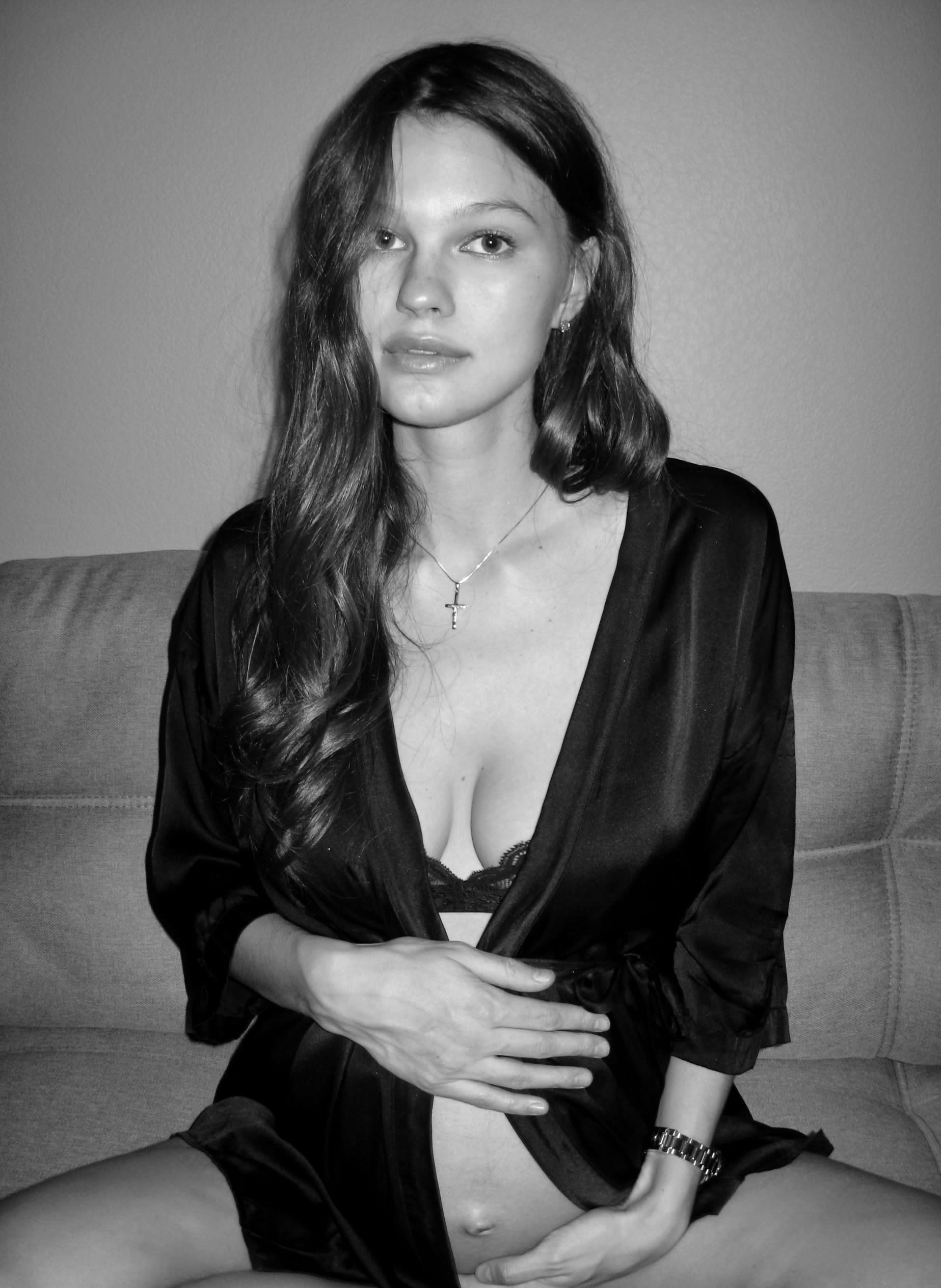 veronika frolova (hazydazy) Farcaster social identity (Fname handle) PFP