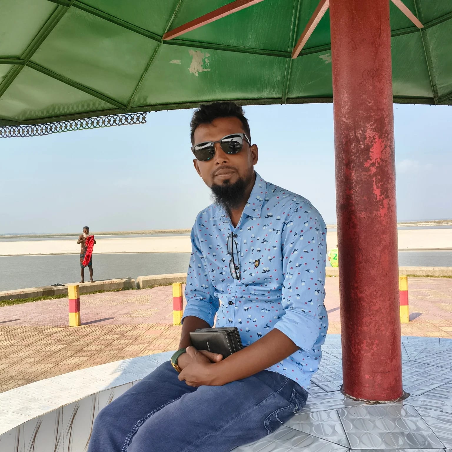 Atiqur's Farcaster avatar