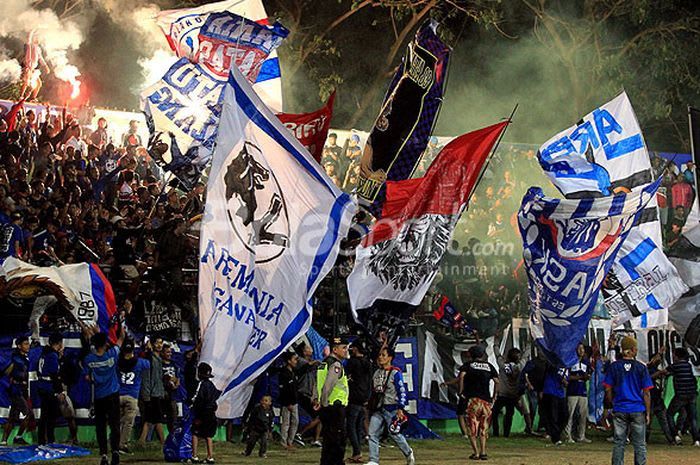 Legend (ethi) Farcaster social identity (Fname handle) PFP