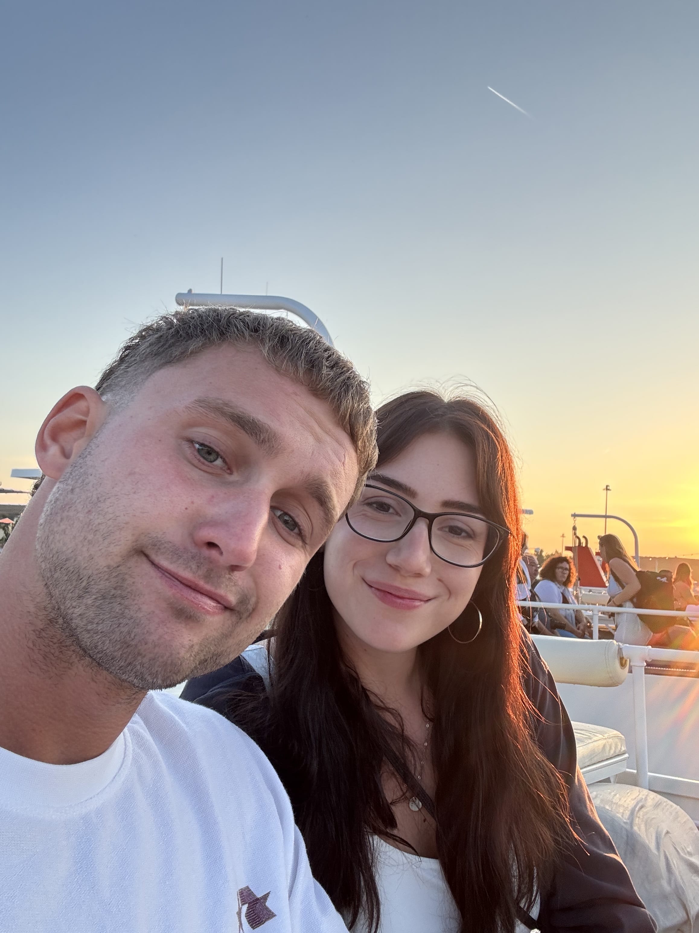 aless.base.eth🧬 (alekyn) Farcaster social identity (Fname handle) PFP