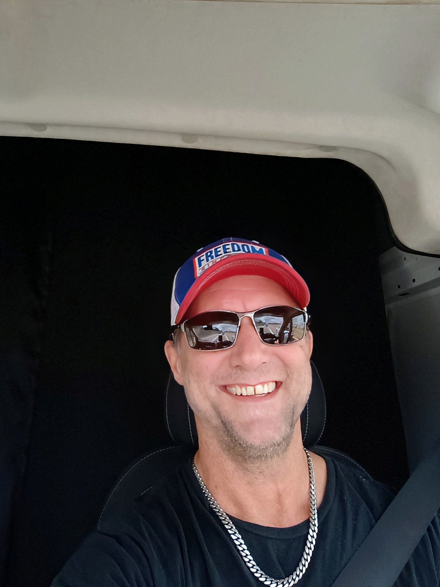 Danny Boyle (magadet17) Farcaster social identity (Fname handle) PFP