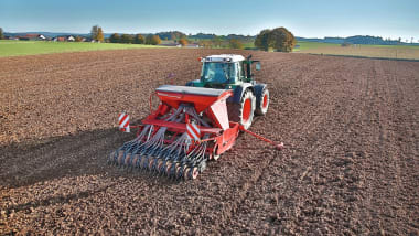 Sämaschine auf dem Feld