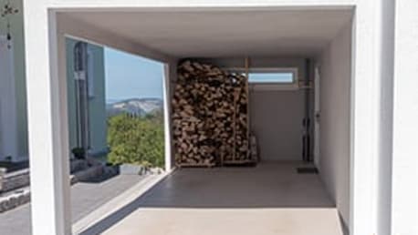 Sonstige Garage