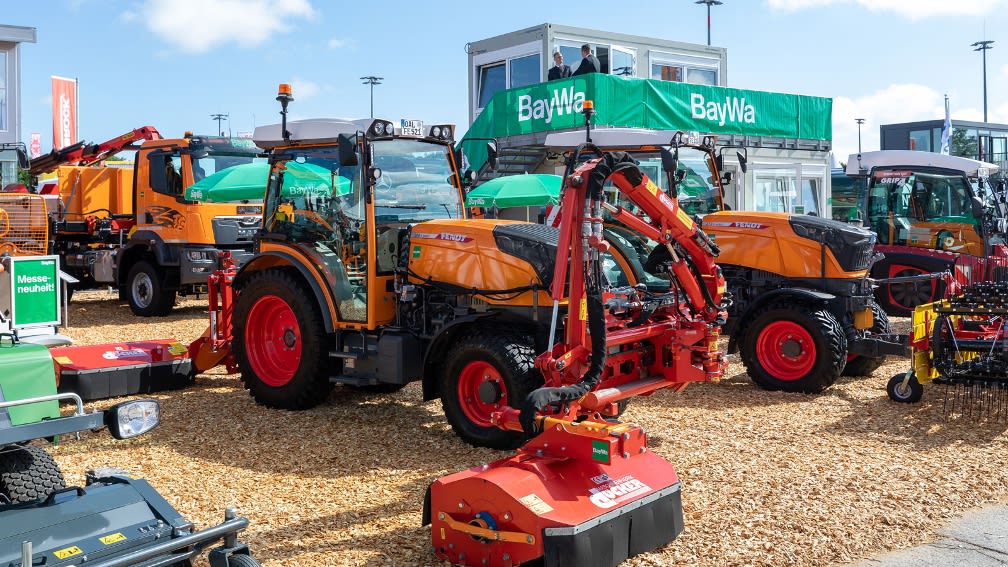 Maschinen auf BayWa Messestand auf der IFAT