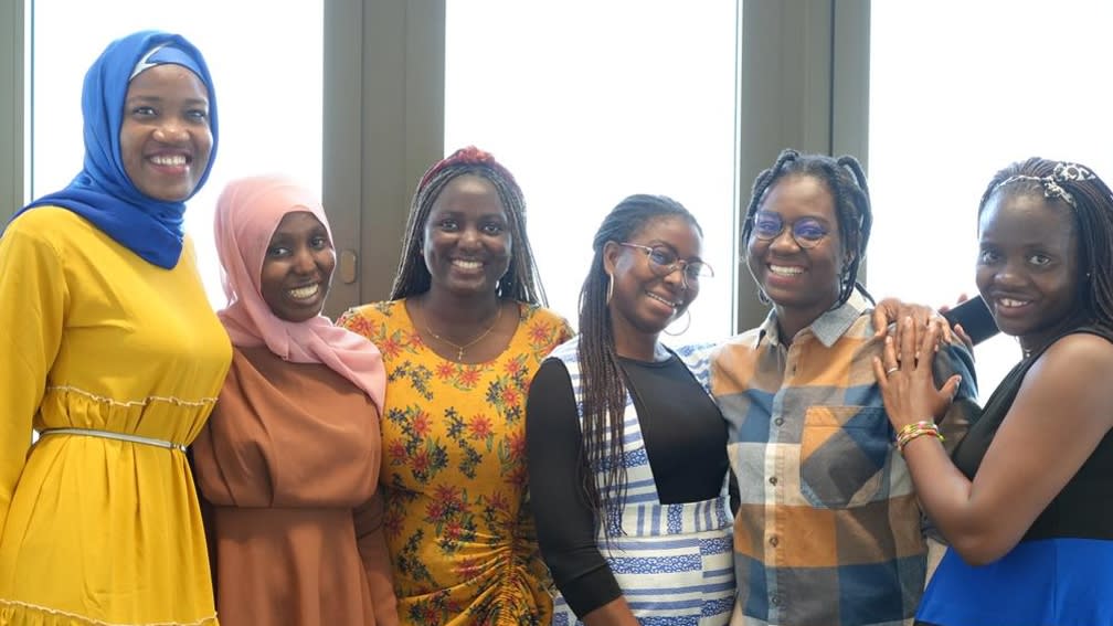 Group picture: 6 young female academics