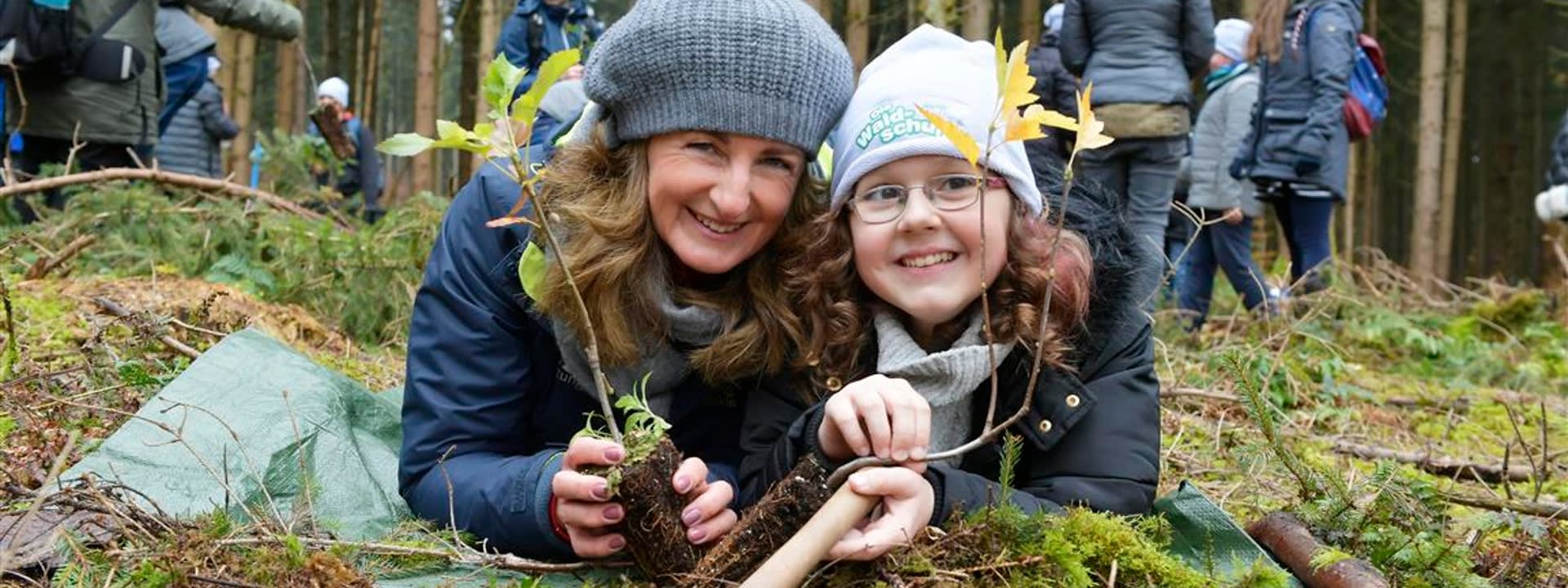 On excursions into the local forest, children learn about nature in the Forest School.
