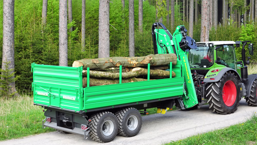 Reisch Tandem-Dreiseiten Kipp-Anhänger mit Forstkran