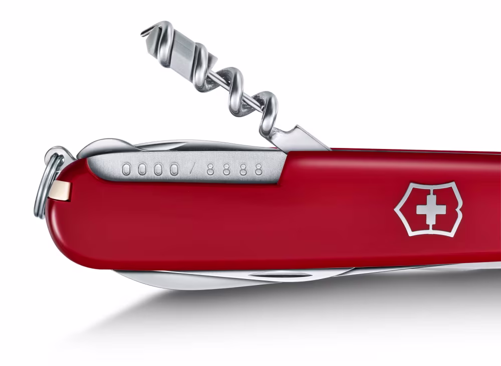Ein Victorinox Multitool in Nah-Aufnahme
