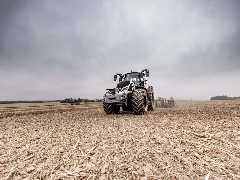 VALTRA Traktor "Q-Serie"