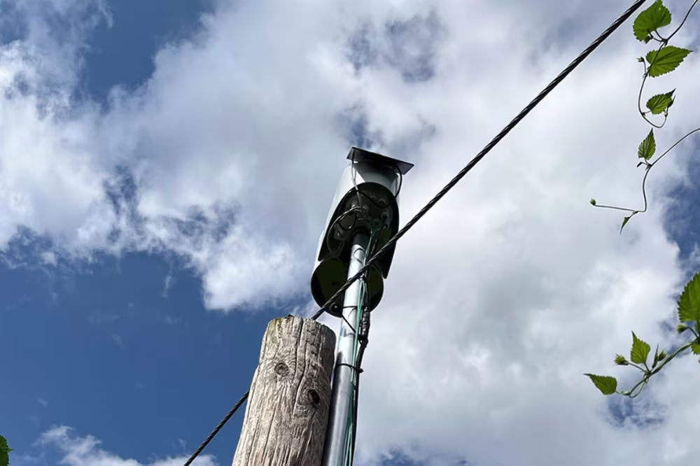 Installation Metos-Wetterstation im Hopfengarten