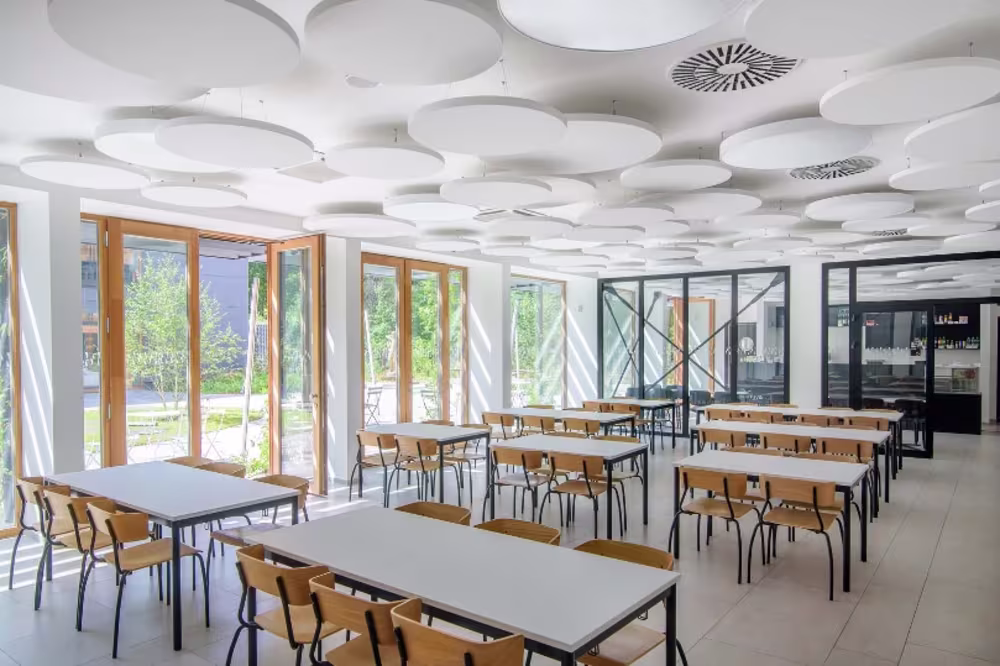 COPaG High School, Prag, Tschechien