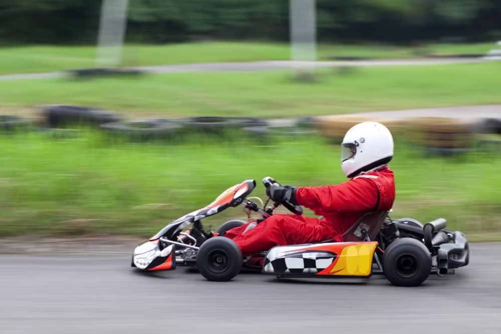 Go-Kart auf der Rennstrecke