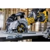 DeWalt 18 Volt Akku-Handkreissäge in kompakter Bauform, 38 mm Schnitttiefe (Basisversion), DCS571NT