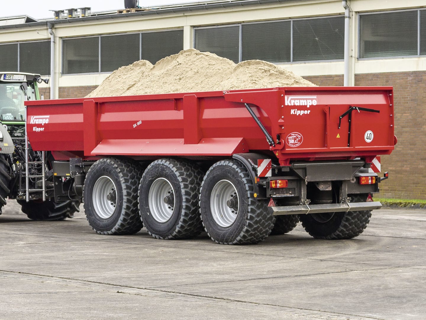 Krampe Wannenkipper "Erdbaumulde SK 800" Nutzlast 30 t, Transportvolumen 17,7 m³ Wassermaß; 23,0 m³ SAE 221