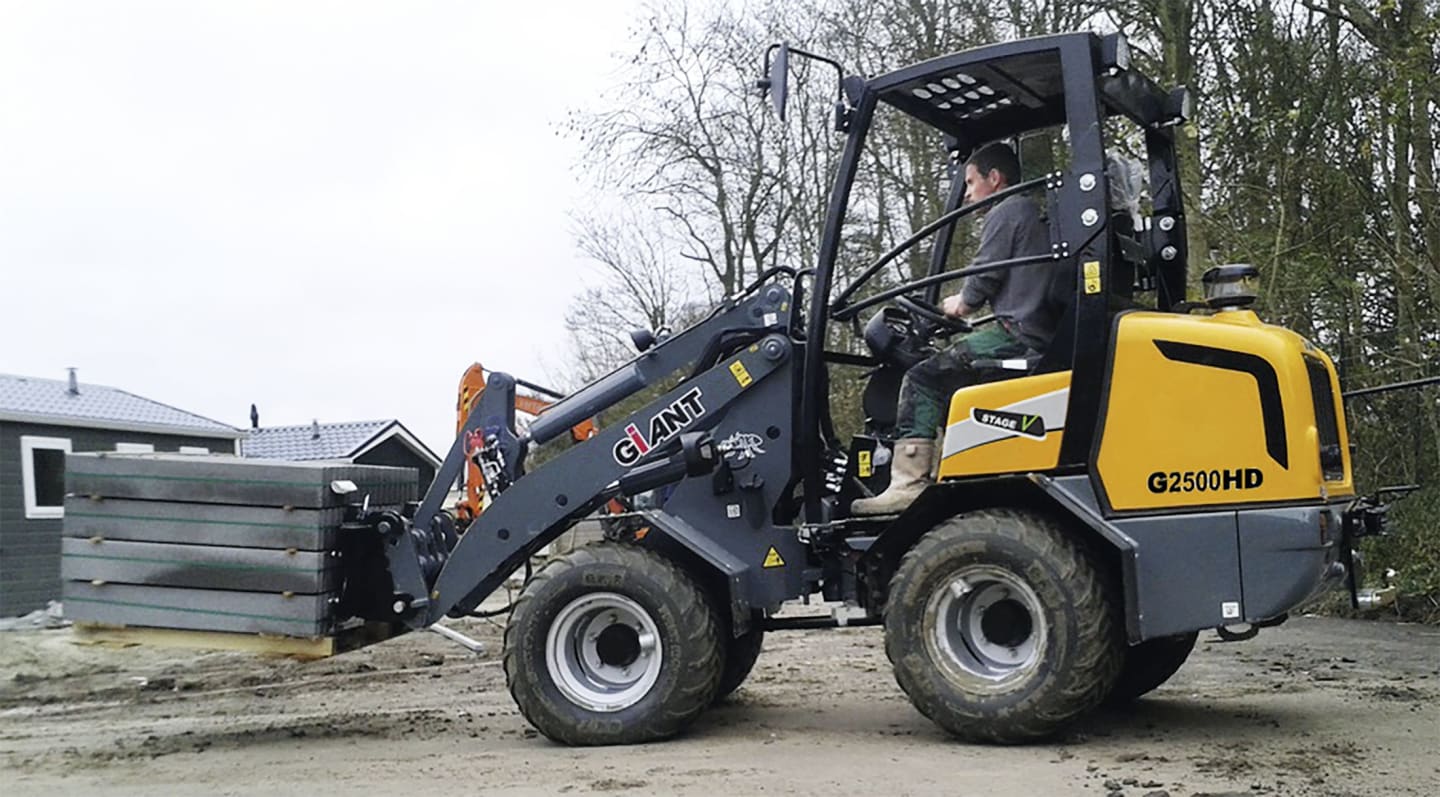 GIANT® Radlader "Giant G2500 HD" Hubhöhe 2.964 mm, Hubkraft 1.750 kg