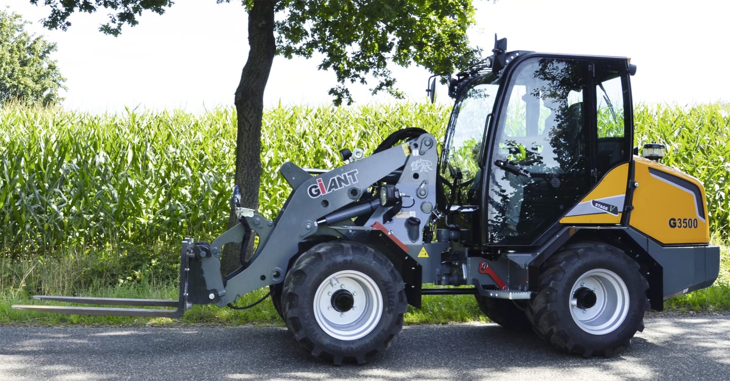 GIANT® Radlader "Giant G3500" Hubhöhe 3.257 mm, Hubkraft 2.800 kg
