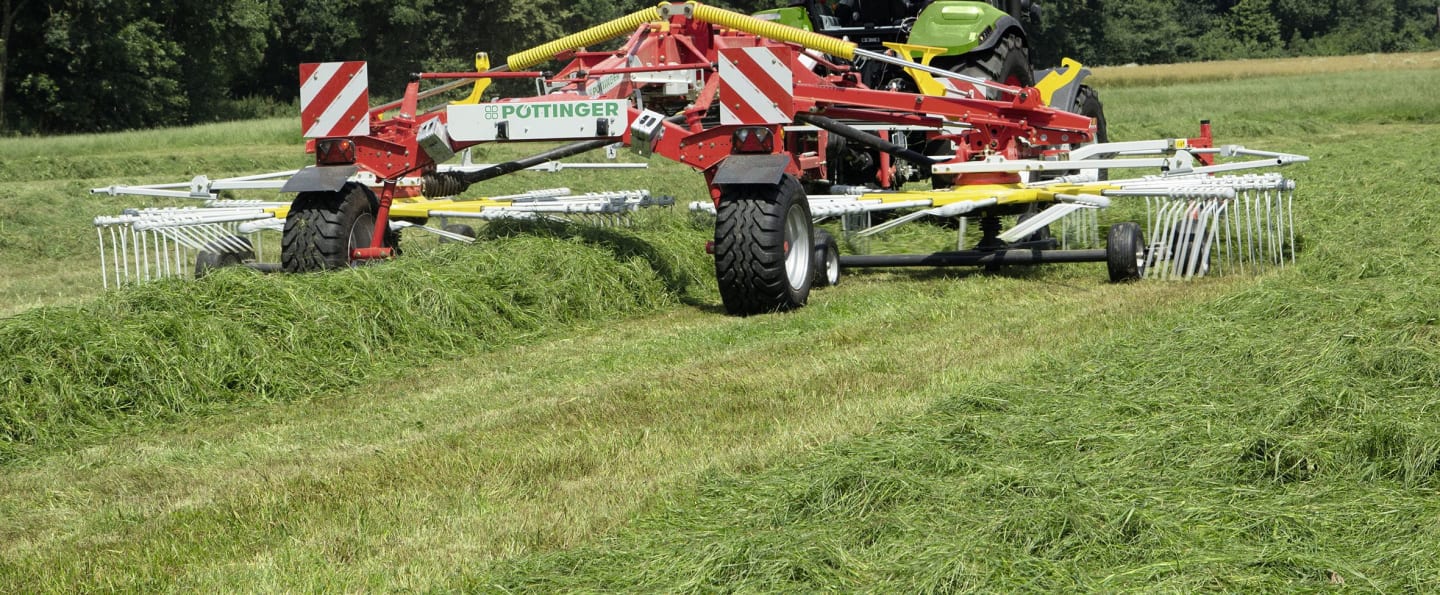 Pöttinger Schwader "Top C" 2 Kreisel, Schwad mittig, feste Arbeitsbreite
