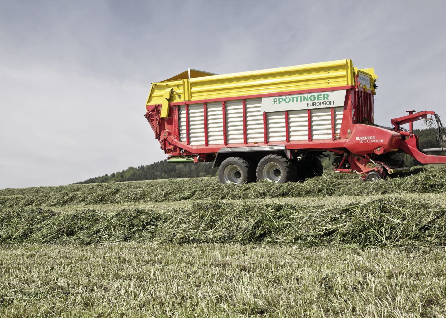 Pöttinger Ladewagen "Europrofi Combiline 5010 D" Ladevolumen 28 m³ mit Mehrzweck-Rotor, 2 Dosierwalzen