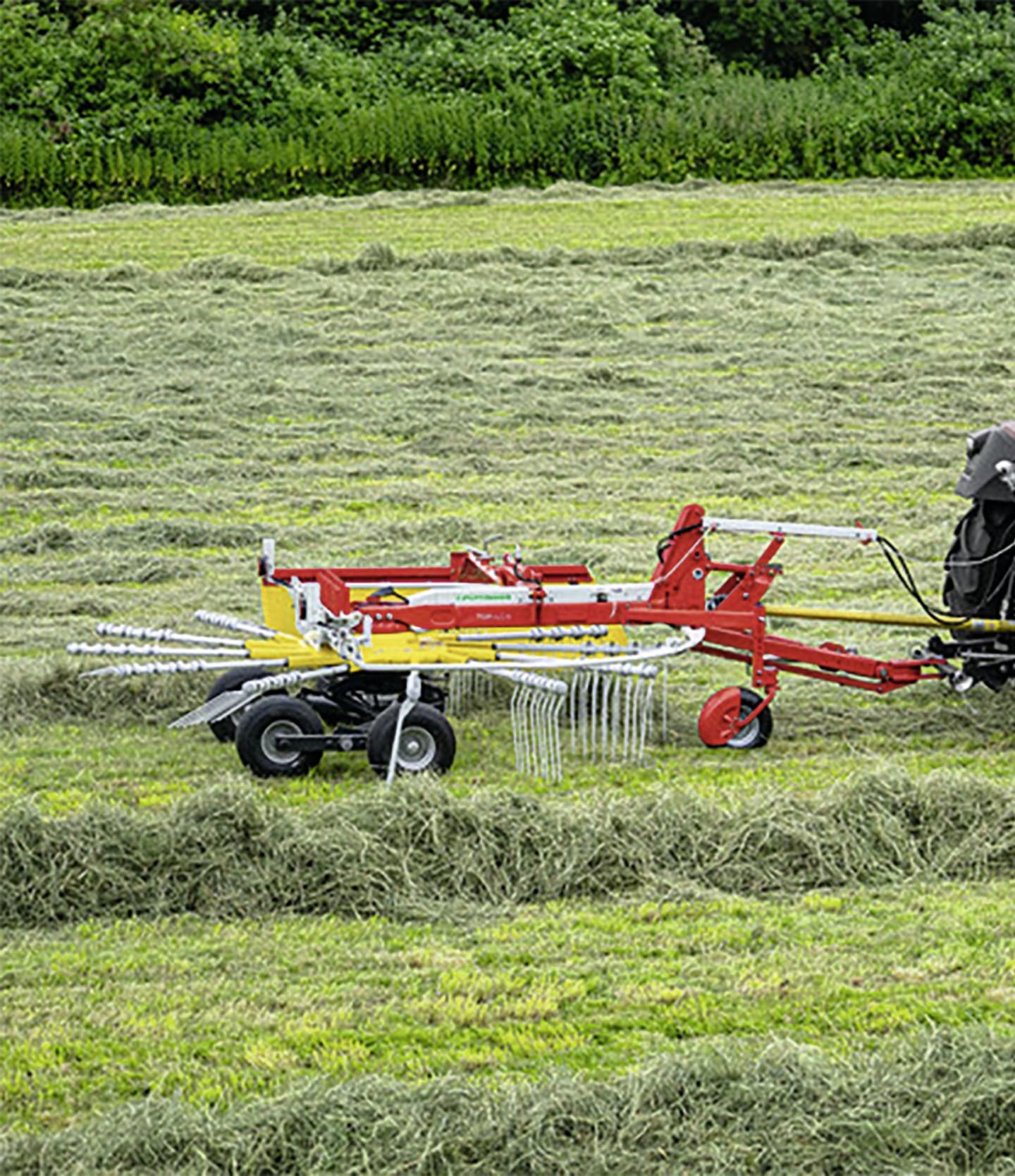 Pöttinger Schwader "Top" 1 Kreisel, Schwad links, Unterlenker Ackerschiene/Zugpendel