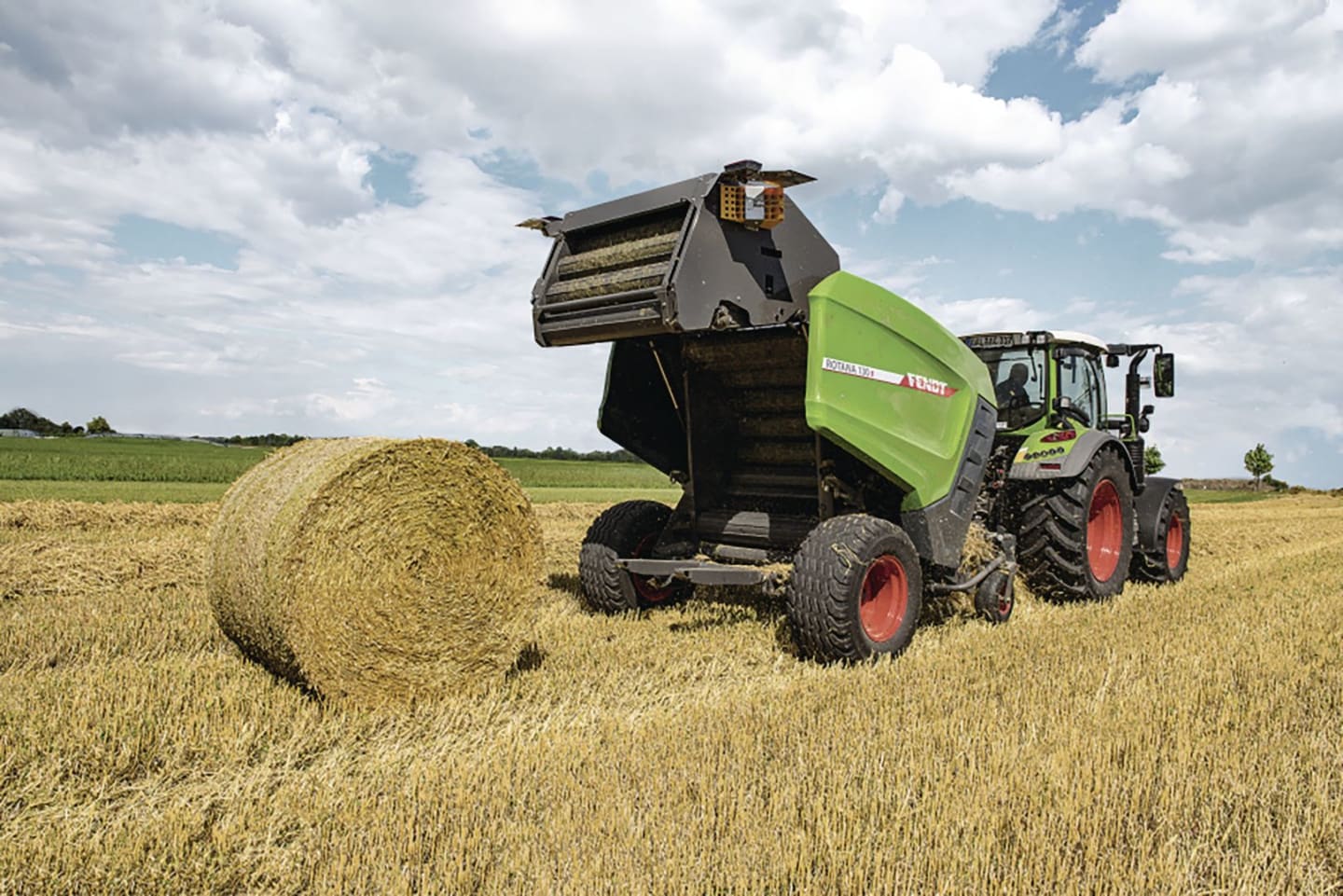 Fendt Rundballenpresse "Rotana F" feste Presskammer