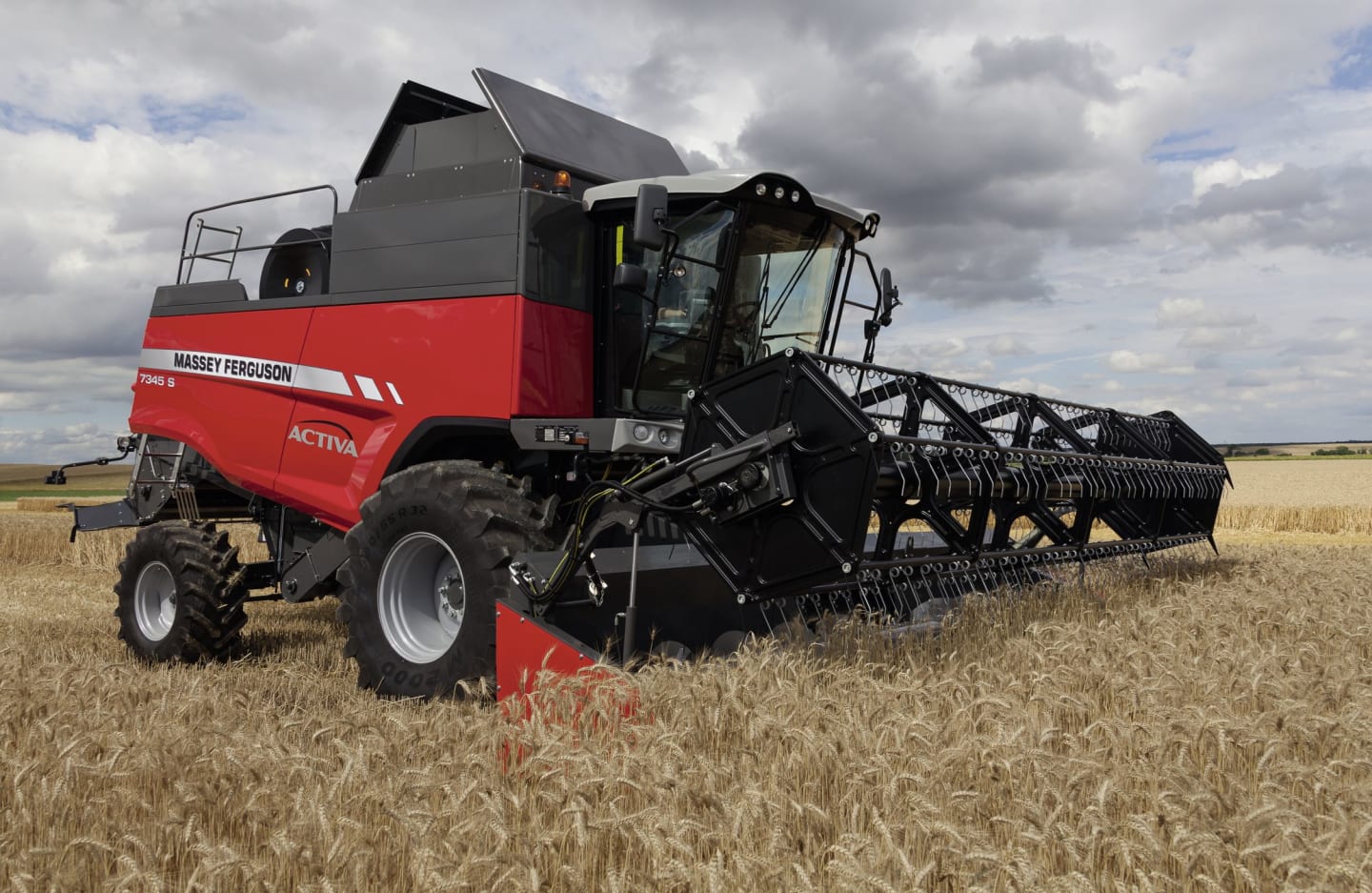 Massey Ferguson Mähdrescher "MF Activa S"
