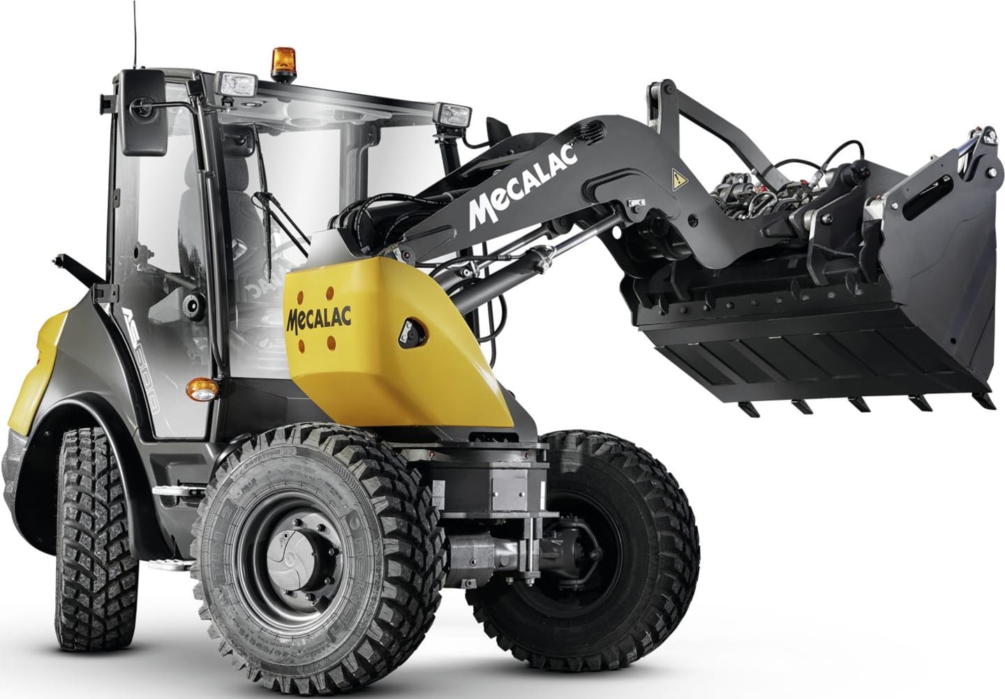 MECALAC Schwenklader "AS600" Hubkraft 2.000 daN, 36,4 kW (49,5 PS) bei 2.300 min⁻¹, 0 – 20 km/h, P-Kinematik