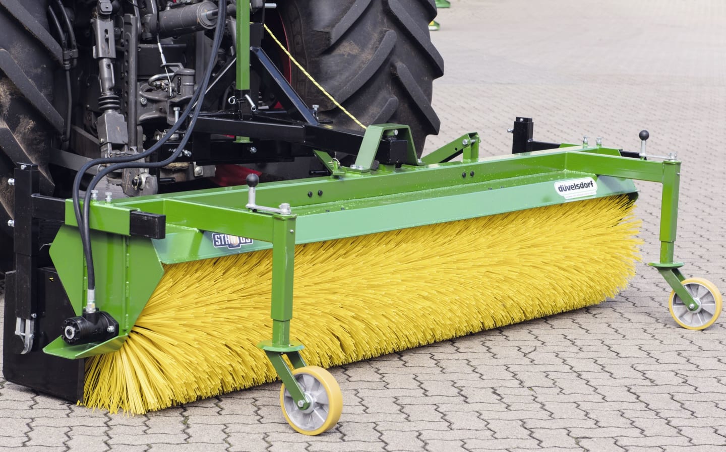 Düvelsdorf Kehrmaschine "Stratos DKTW" Weidemann Hoflader