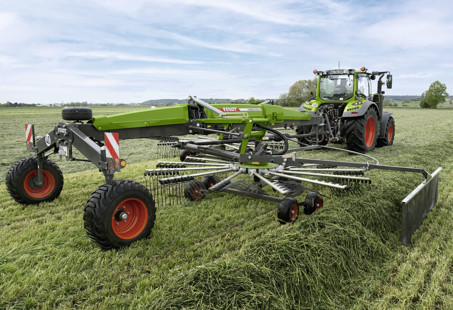 Fendt Schwader "Former" 2 Kreisel, Schwad rechts, mit Transportfahrwerk