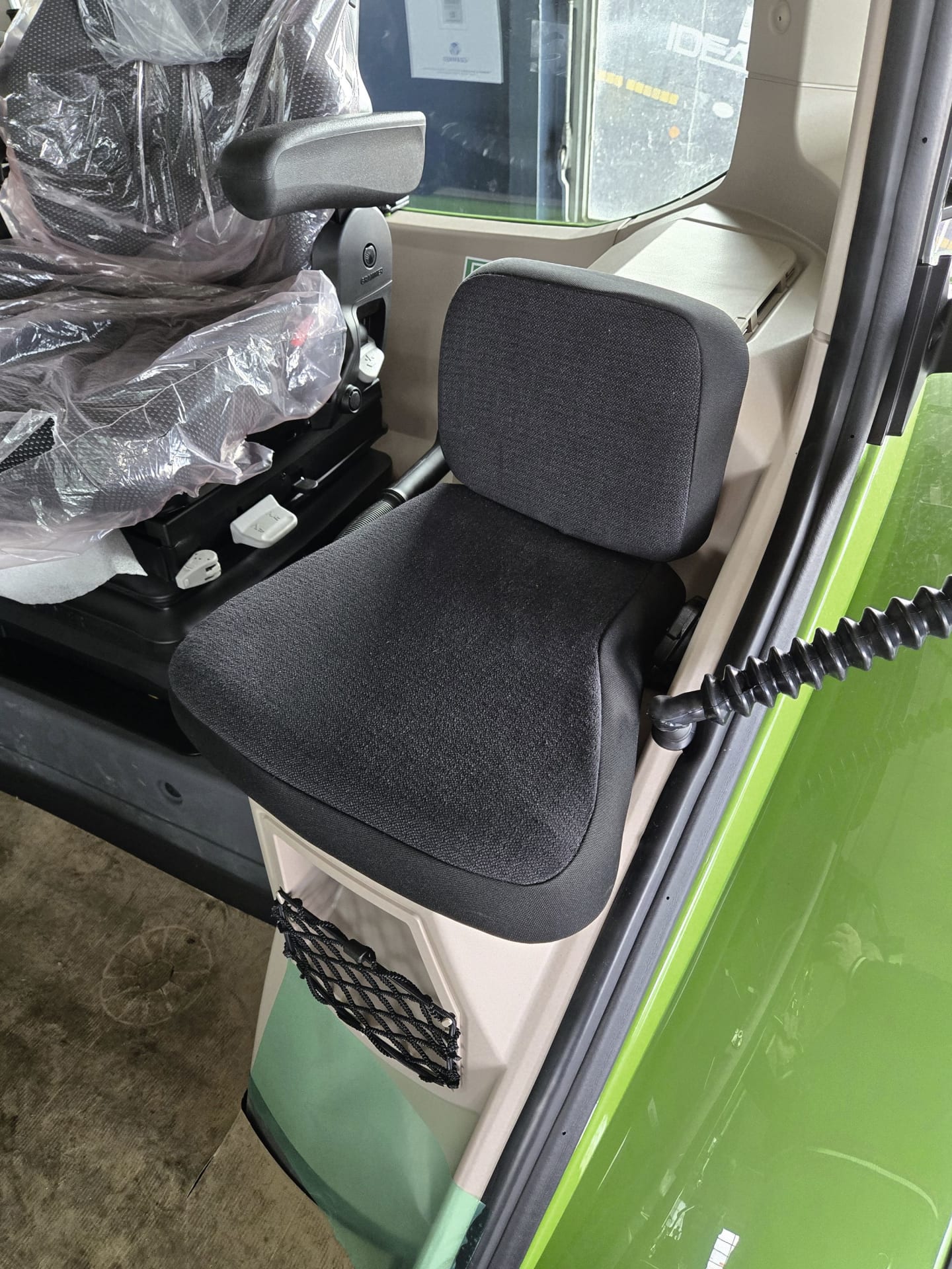 Sitzbezug "BFS10", Tweed, 2-teilig, für Beifahrersitz Traktor Fendt Vario 300 ab Bj. 24