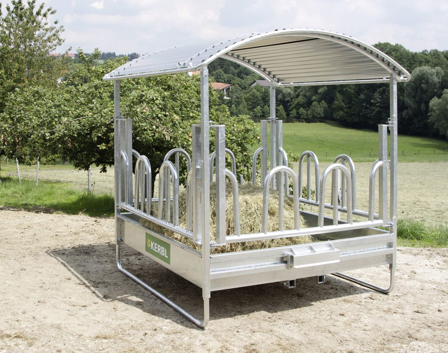 KERBL Heuraufe 2,12 x 2,50 x 2,12 m 12 Fressplätze, für Rinder und Pferde, Rund- und Rechteckballen bis 1,80 m Länge, 291357