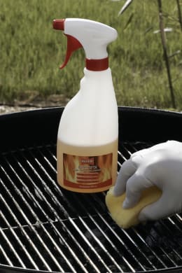 Produktbild: Ballistol Kamofix Reiniger in weißer Sprühflasche mit rotem Sprühkopf