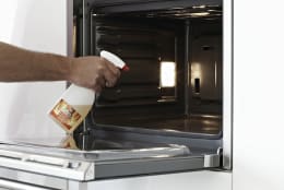 Produktbild: Ballistol Kamofix Reiniger in Sprühflasche zur Anwendung im Backofen
