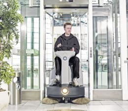 Lifestyle: Nilfisk Kehrmaschine SR 1000S P