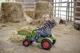 Lifestyle: BIG Trettraktor Fendt Geräteträger