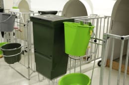 Produktbild: KERBL Futterbox 20 l, 380 x 730 x 300 mm, für Kälberiglus, Rauh- und Kraftfutter