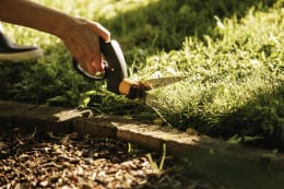 Produktbild: Fiskars Rasenkantenschneider Grasschere Servo-System GS42 GS42 Länge 320 mm