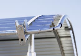 Lifestyle: KERBL Heuraufe Standard 2,30 x 2,50 x 2,30 m 12 Fressplätze, für Rinder, Pferde, Rund-/Rechteckballen bis 1,80 m